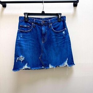 Women’s Nobody Denim Distressed Australian Skirt 28 waist 
EXCELLENT CONDITION-